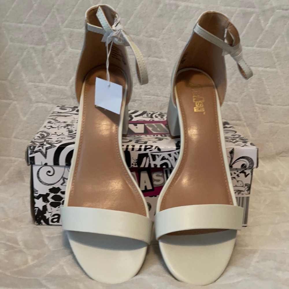 Naomi Naomi Women Shoes size10 white